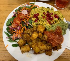 Scrambled Tofu with vegetables and potatoes   at Cloud Cakes - Mandar in Paris