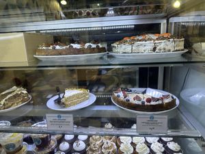   at Cloud Cakes - Mandar in Paris