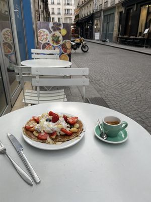 Quaint cafe right across from another amazing vegan sushi place in a good area. Definitely recommend if you’re touring the area.   at Cloud Cakes - Mandar in Paris
