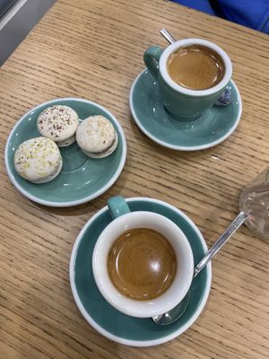 Macarons  at Cloud Cakes - Mandar in Paris