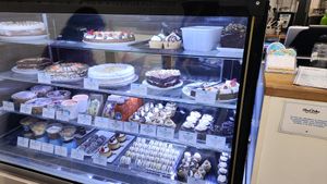  at Cloud Cakes - Mandar in Paris