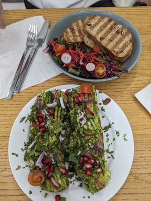 Avo toast, and toastie at Cloud Cakes - Mandar in Paris