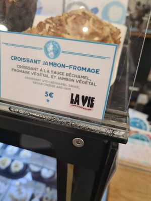 Pastry display at Cloud Cakes - Mandar in Paris