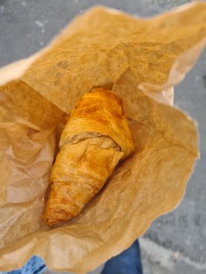 Croissant at Cloud Cakes - Mandar in Paris