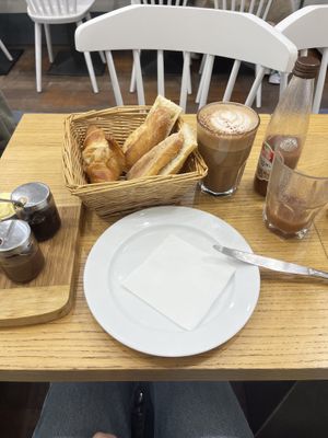   at Cloud Cakes - Mandar in Paris