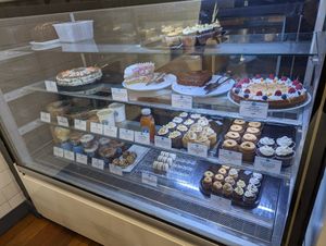 Cake display at Cloud Cakes - Mandar in Paris