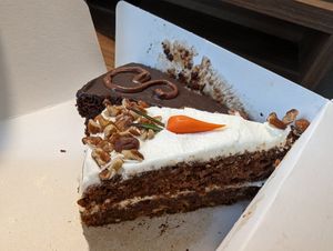 Carrot cake and Sachertorte at Cloud Cakes - Mandar in Paris