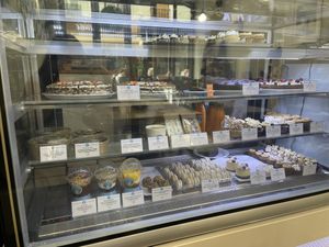Display case  at Cloud Cakes - Mandar in Paris