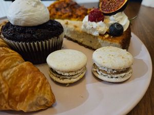  at Cloud Cakes - Mandar in Paris