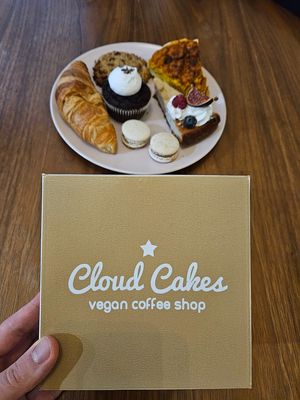  at Cloud Cakes - Mandar in Paris