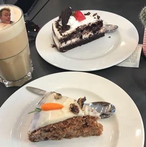carrot cake and black first cake at Cloud Cakes - Mandar in Paris