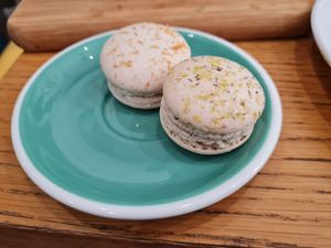 vegan macarons at Cloud Cakes - Mandar in Paris