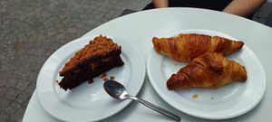 Chocolate speculaas gateau and croissant at Cloud Cakes - Mandar in Paris
