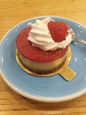 Raw cake at Cloud Cakes - Mandar in Paris