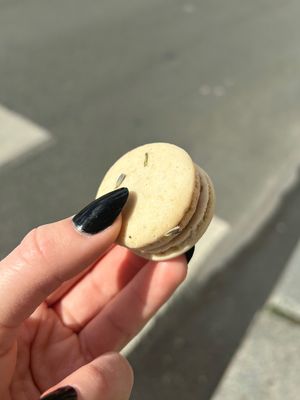 macaron  at Cloud Cakes - Mandar in Paris