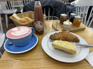 Breakfast menu  at Cloud Cakes - Mandar in Paris