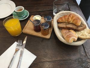 Toast with chocolate, apricot jam and raspberry jam with vegan butter  at Cloud Cakes - Mandar in Paris