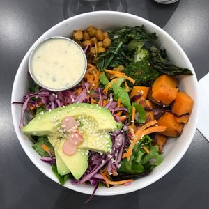 Buddha bowl  at Cloud Cakes - Mandar in Paris