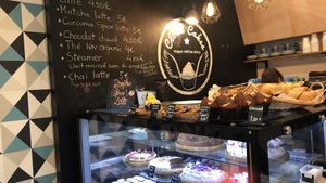 The cute little layout and yummy treats at Cloud Cakes! at Cloud Cakes - Mandar in Paris