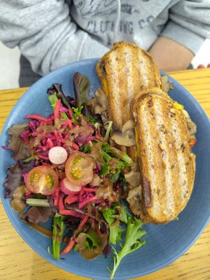 Grilled cheese sandwich at Cloud Cakes - Mandar in Paris