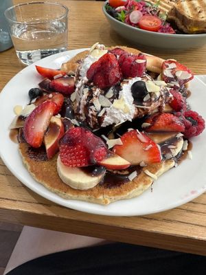 Pancakes at Cloud Cakes - Mandar in Paris
