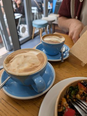 Latte & flat white at Cloud Cakes - Mandar in Paris