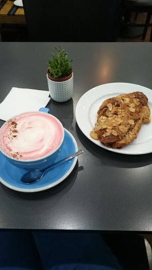 ginger beetroot latte and almond croissant at Cloud Cakes - Mandar in Paris