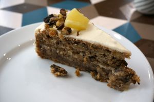 Hummingbird Cake at Cloud Cakes - Mandar in Paris