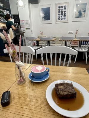   at Cloud Cakes - Mandar in Paris