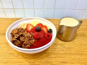Granola with vegan milk at Cloud Cakes - Mandar in Paris