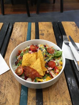Buddha bowl at Cloud Cakes - Mandar in Paris