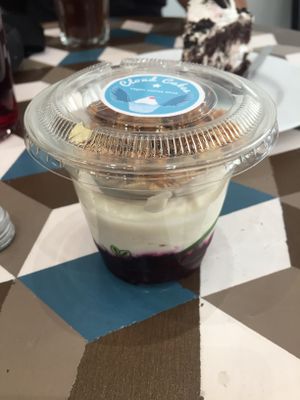 Yoghourt and granola at Cloud Cakes - Mandar in Paris
