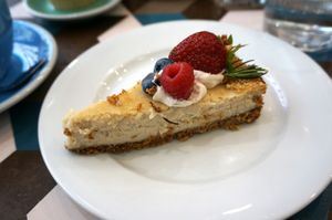 Cheesecake at Cloud Cakes - Mandar in Paris