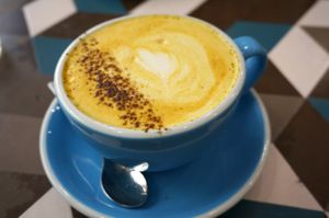 Curcuma Spiced Latte at Cloud Cakes - Mandar in Paris