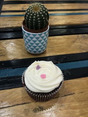 Red velvet cupcake  at Cloud Cakes - Mandar in Paris