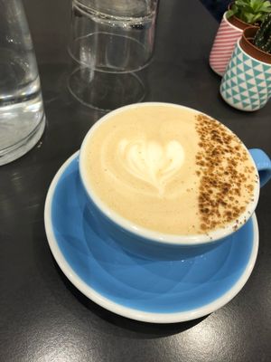 Pumpkin spice latte at Cloud Cakes - Mandar in Paris