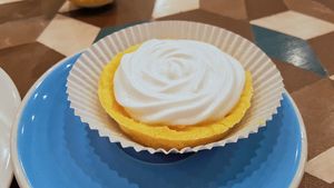 Lemon pie at Cloud Cakes - Mandar in Paris
