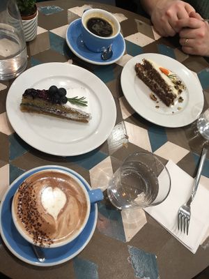 Hot chocolate, blueberry cake, carrot cake and Americano :) at Cloud Cakes - Mandar in Paris