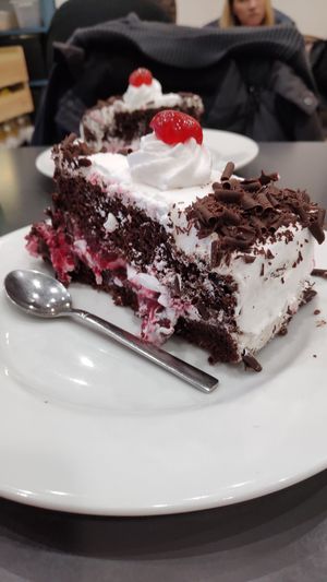 Vegan Black Forest cake at Cloud Cakes - Mandar in Paris
