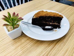 Vegan chocolate cake at Cloud Cakes - Mandar in Paris