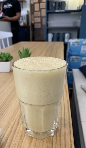 mango&banana smoothie at Cloud Cakes - Mandar in Paris