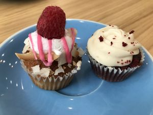 Mini cupcakes - especially the left one was superb at Cloud Cakes - Mandar in Paris