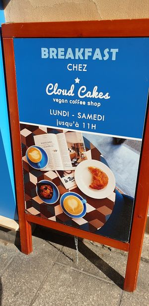 Breakfast at Cloud Cakes - Mandar in Paris