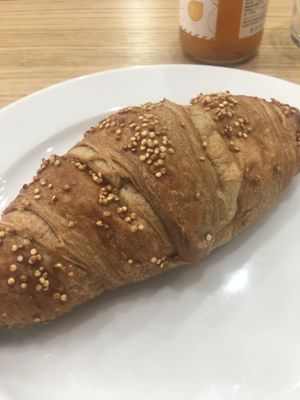 Croissant at Cloud Cakes - Mandar in Paris