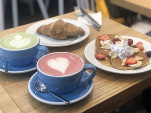 Pancakes & Croissant  at Cloud Cakes - Mandar in Paris