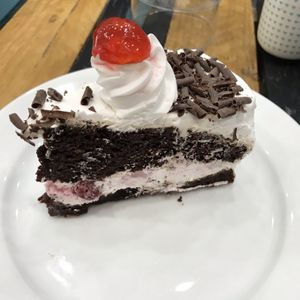 vegan cake at Cloud Cakes - Mandar in Paris