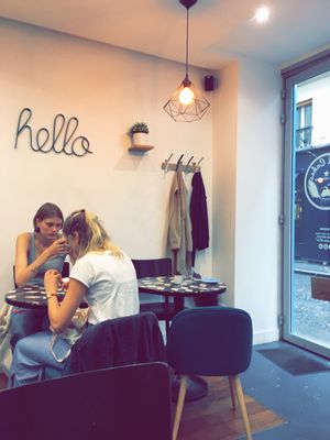 Super cozy and with lovely decor at Cloud Cakes - Mandar in Paris