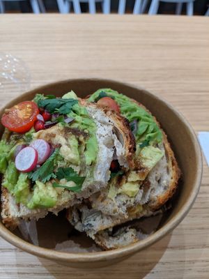 Avocado toast at Cloud Cakes - Mandar in Paris