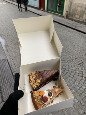 Cheesecake and Peanut Butter Chocolate Cake at Cloud Cakes - Mandar in Paris