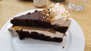 Pear-chocolate cake at Cloud Cakes - Mandar in Paris